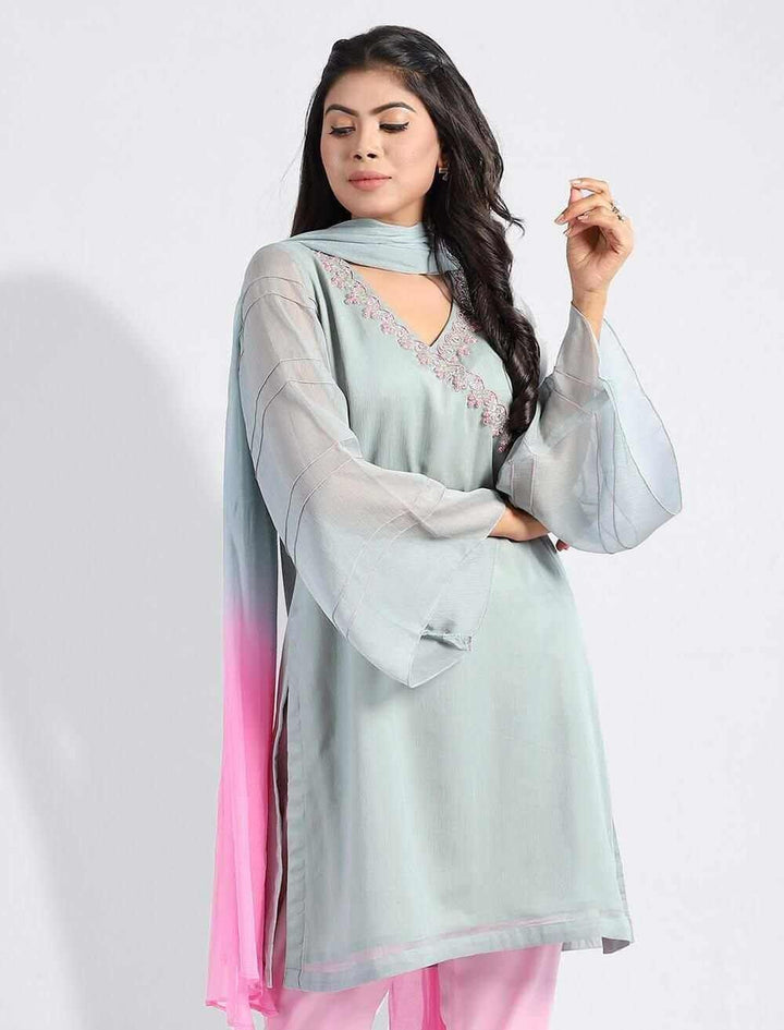 Zardozi Worked Kurti With V Neck - Blucheez