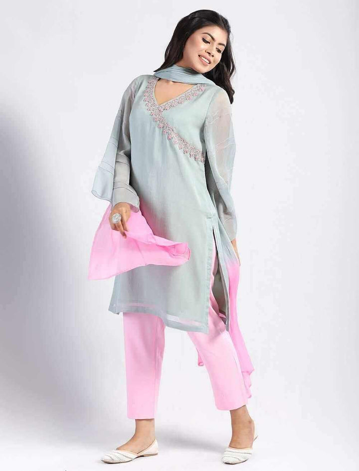 Zardozi Worked Kurti With V Neck - Blucheez